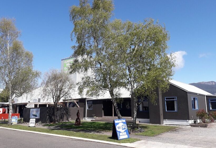 הוסטל Tongariro River Retreat