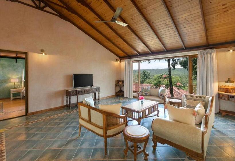 Amritara Aura Resort & Spa