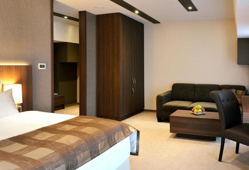 Azul Hotel & Restaurant Partizánske