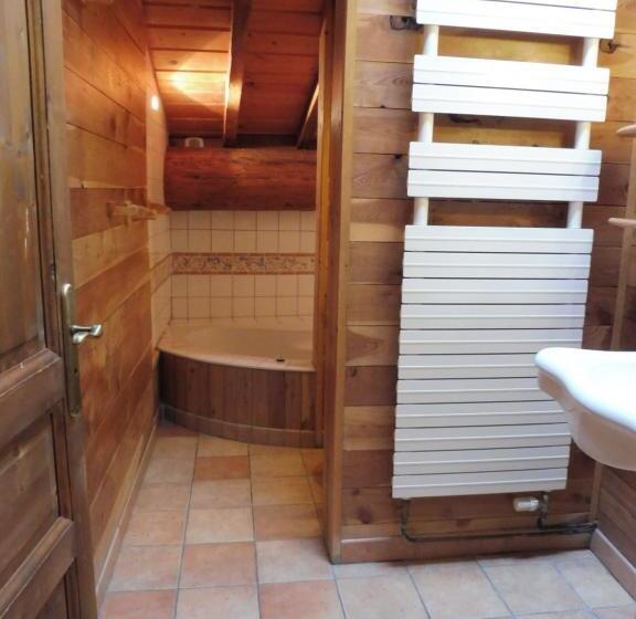 مبيت وإفطار Au Coeur Des Alpes