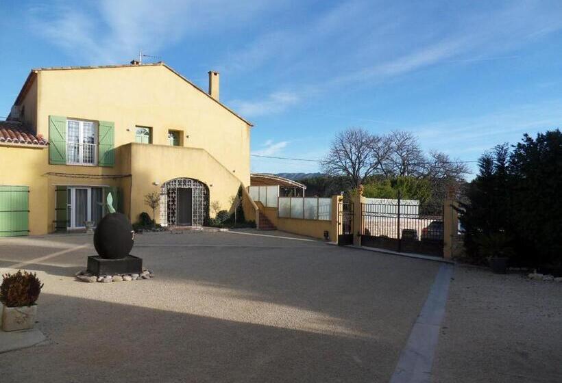 تختخواب و صبحانه Domaine De L Olibaou