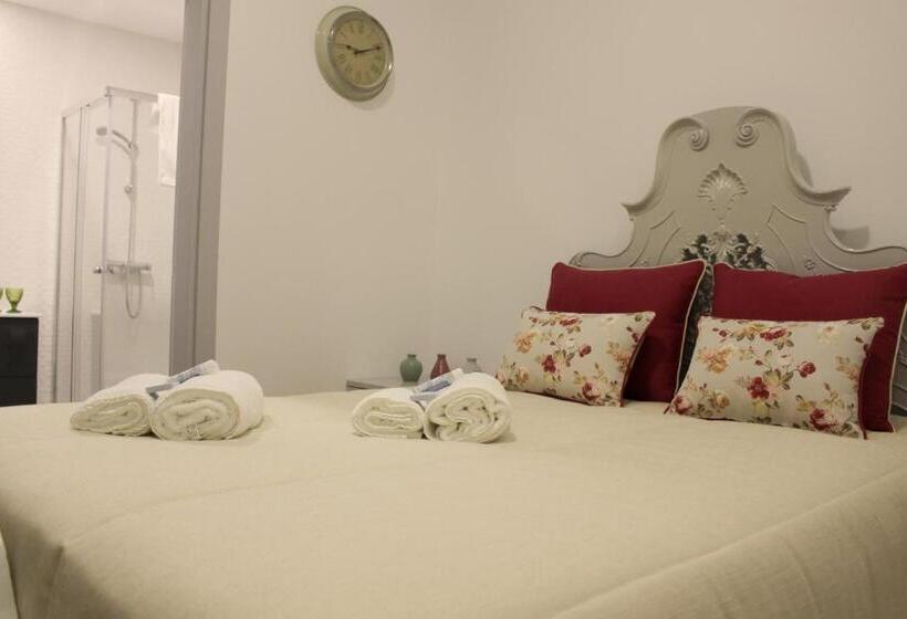 تختخواب و صبحانه Charme E Alegria