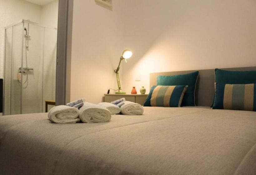 تختخواب و صبحانه Charme E Alegria