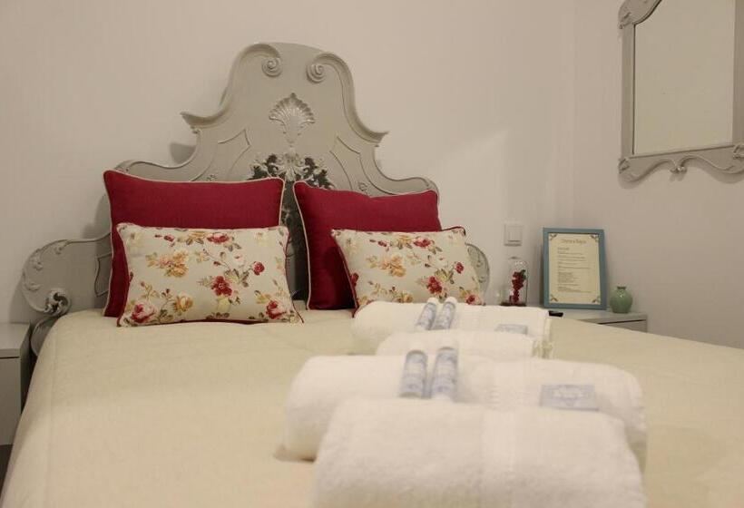 تختخواب و صبحانه Charme E Alegria