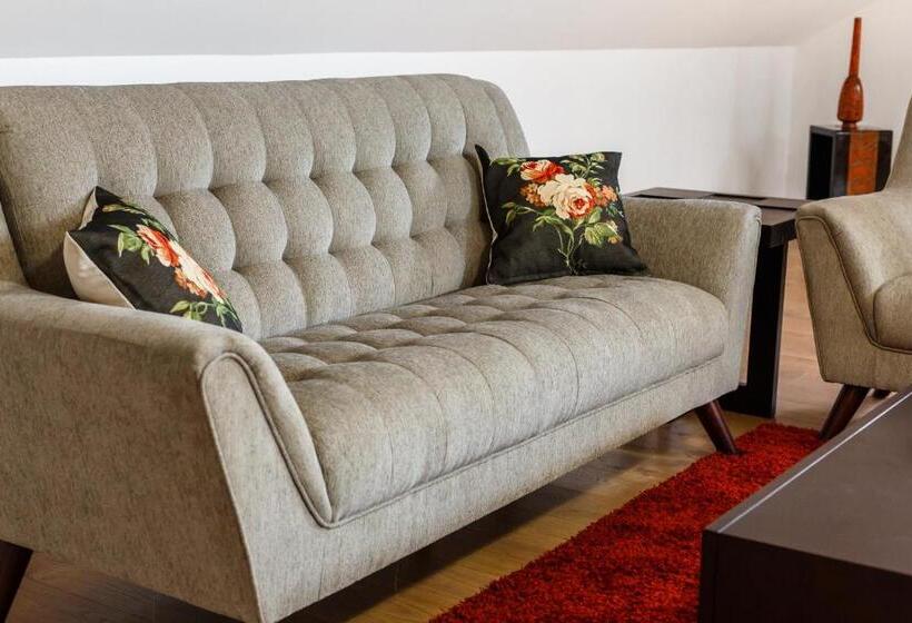 تختخواب و صبحانه Maisonette Apartments