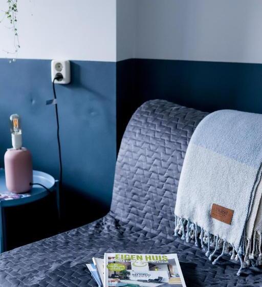 تختخواب و صبحانه Milk And Cookies