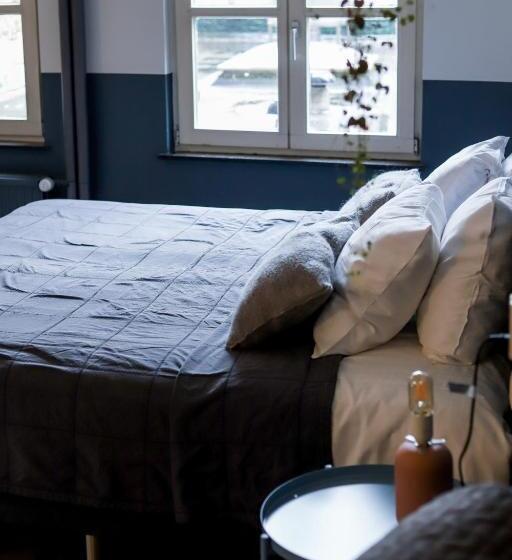 تختخواب و صبحانه Milk And Cookies