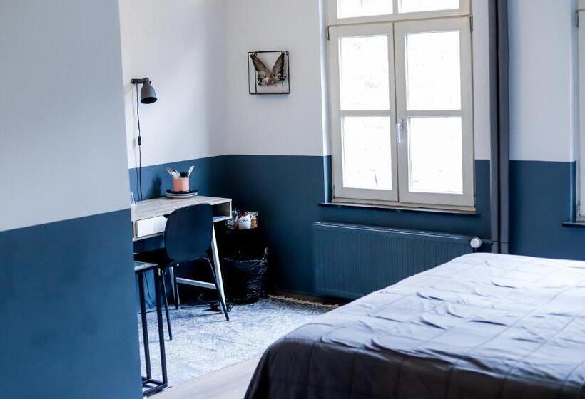 تختخواب و صبحانه Milk And Cookies