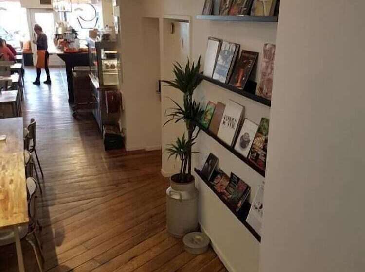 تختخواب و صبحانه Milk And Cookies