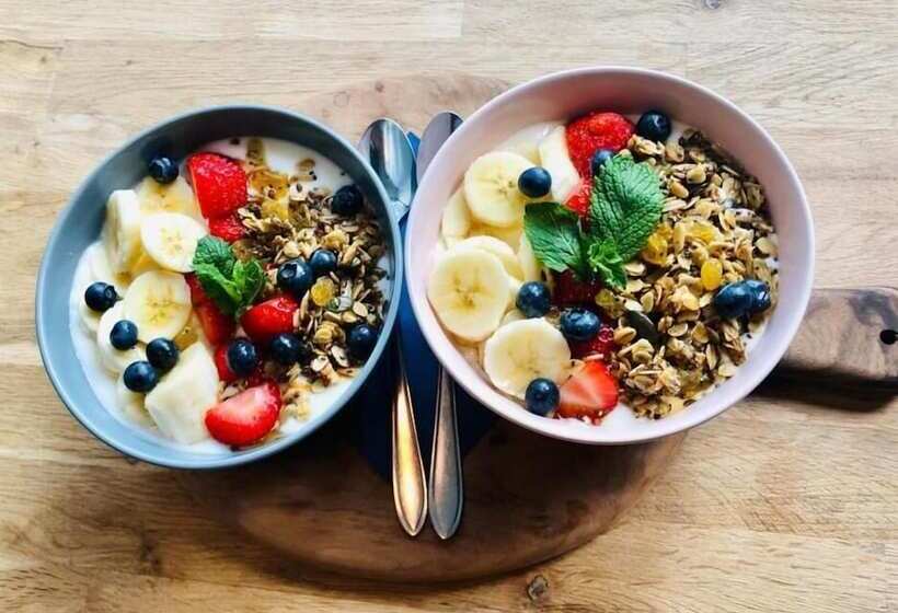 تختخواب و صبحانه Milk And Cookies