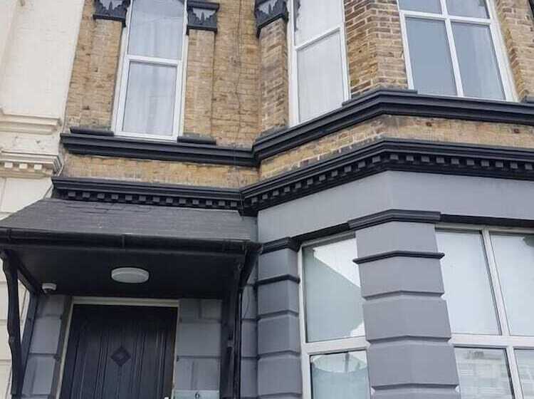 צימר The Dalby Rooms