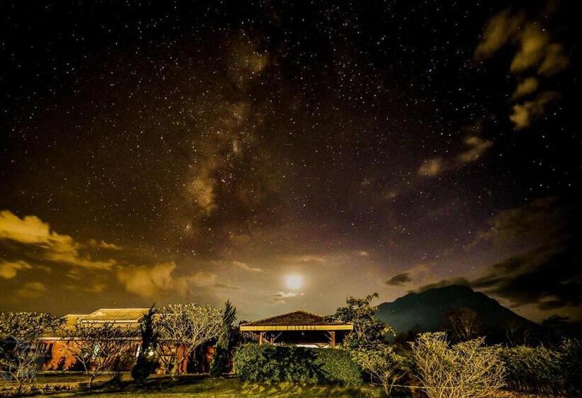 ベッドアンドブレックファースト The Wes Village, Incl Free Breakfast & 100 Thb Food Gift