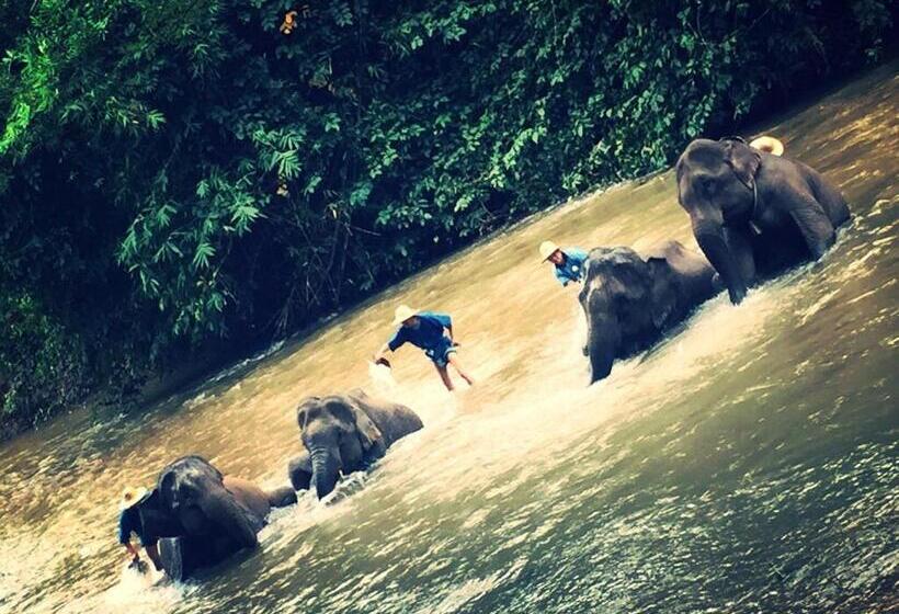 ベッドアンドブレックファースト The Wes Village, Incl Free Breakfast & 100 Thb Food Gift