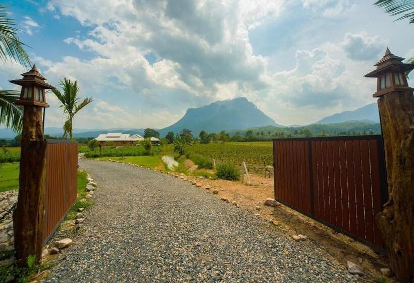 ベッドアンドブレックファースト The Wes Village, Incl Free Breakfast & 100 Thb Food Gift