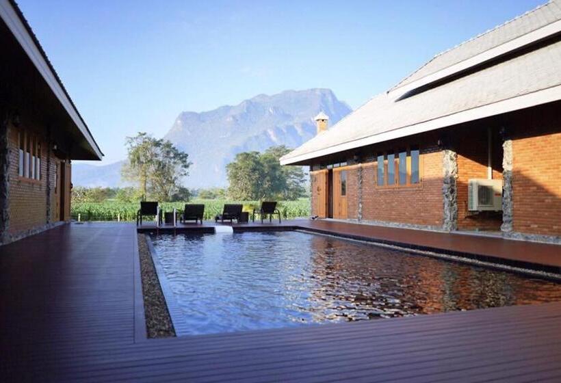 ベッドアンドブレックファースト The Wes Village, Incl Free Breakfast & 100 Thb Food Gift