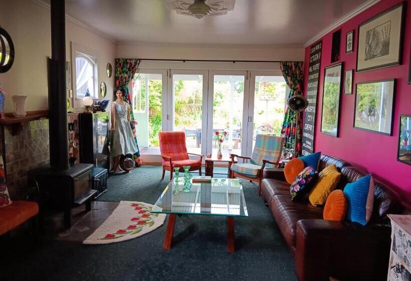 Folster Gardens Bed And Breakfast