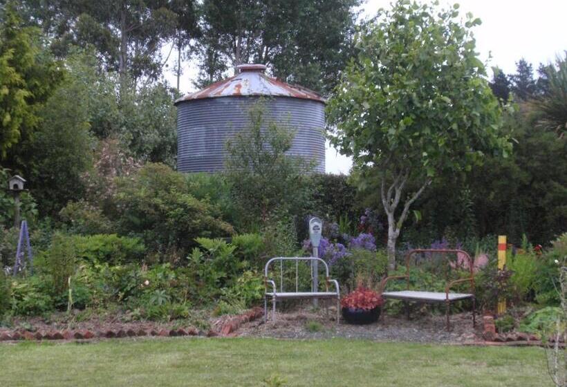 Folster Gardens Bed And Breakfast