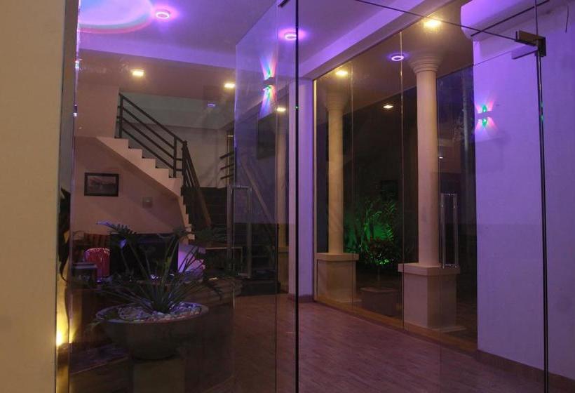 هتل Kings Gate Airport Transit