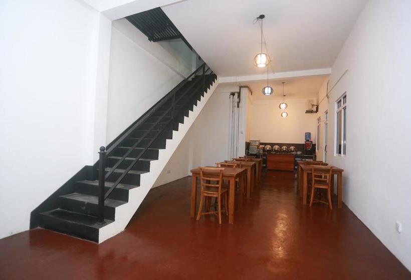 هتل Kings Gate Airport Transit