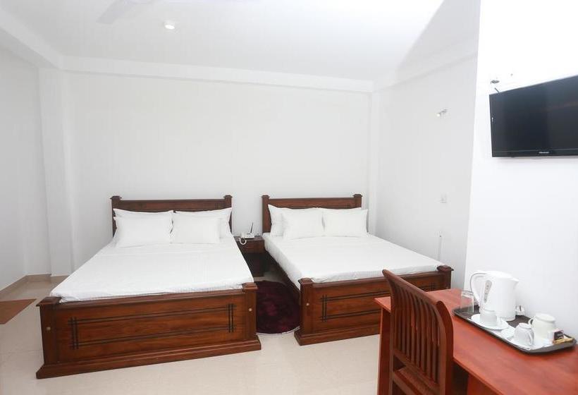 هتل Kings Gate Airport Transit