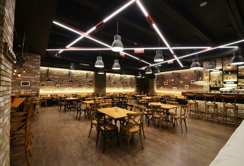 Azul Hotel & Restaurant Partizánske