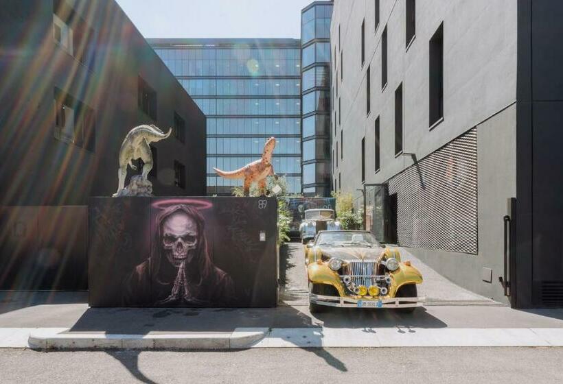 هتل Collini Rooms