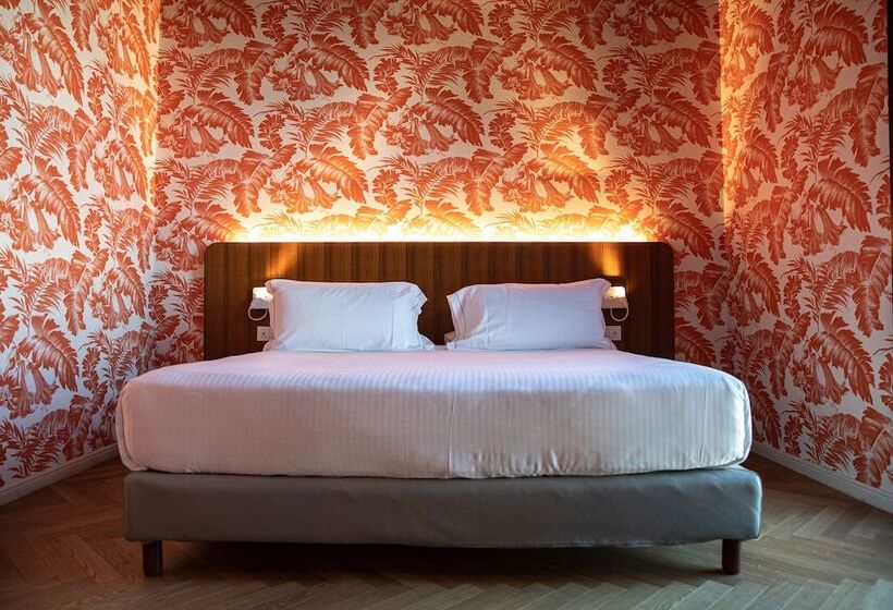 هتل Collini Rooms