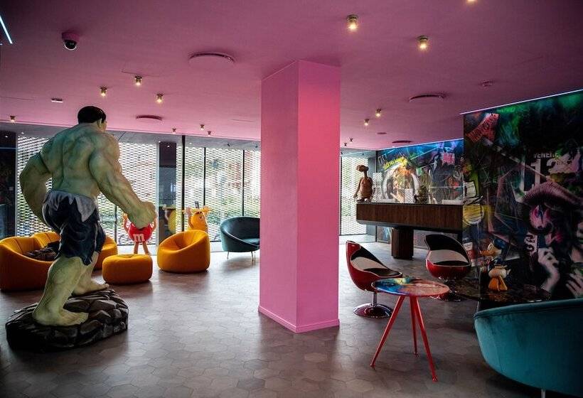 هتل Collini Rooms