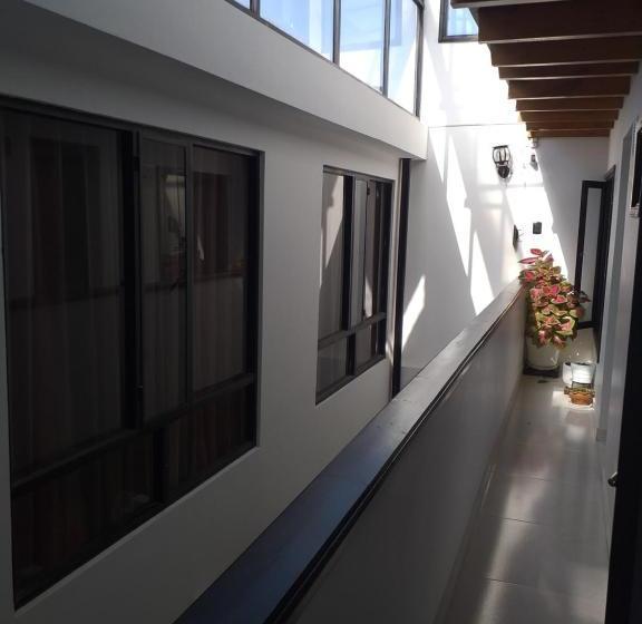 ホテル Hortensia Real