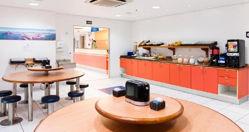 בית מלון כפרי Ibis Budget Vitoria