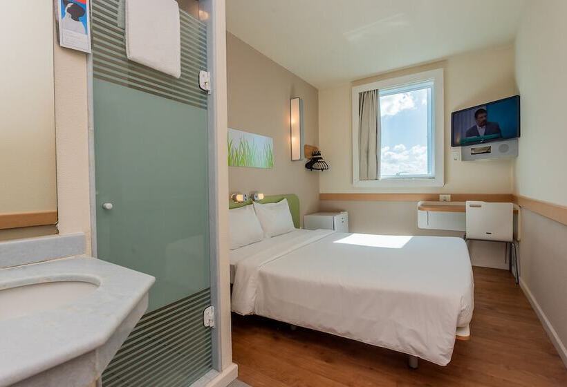 בית מלון כפרי Ibis Budget Vitoria