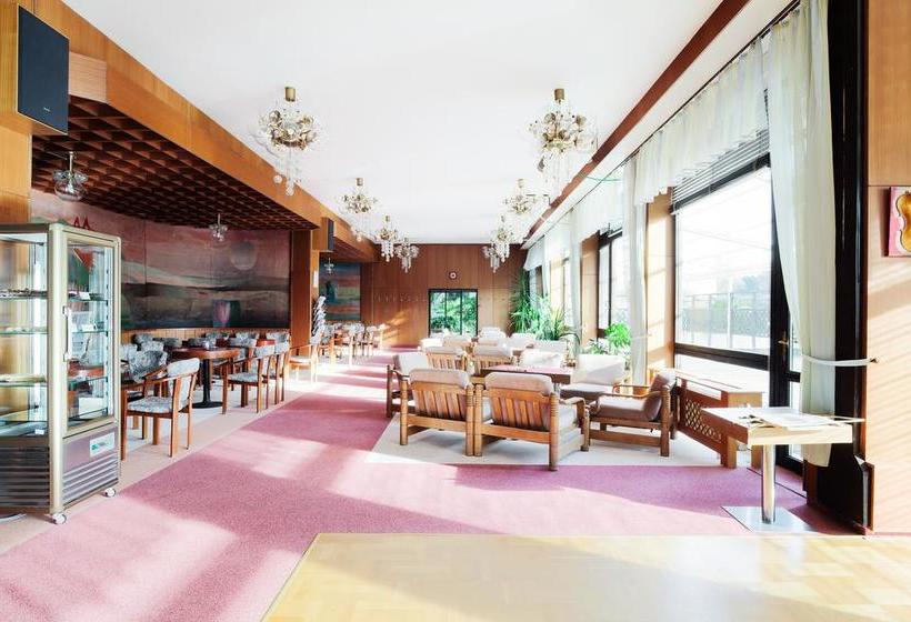 בית מלון כפרי Ld Diamant Dudince