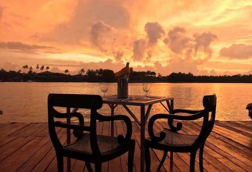 ホテル Malu Banna