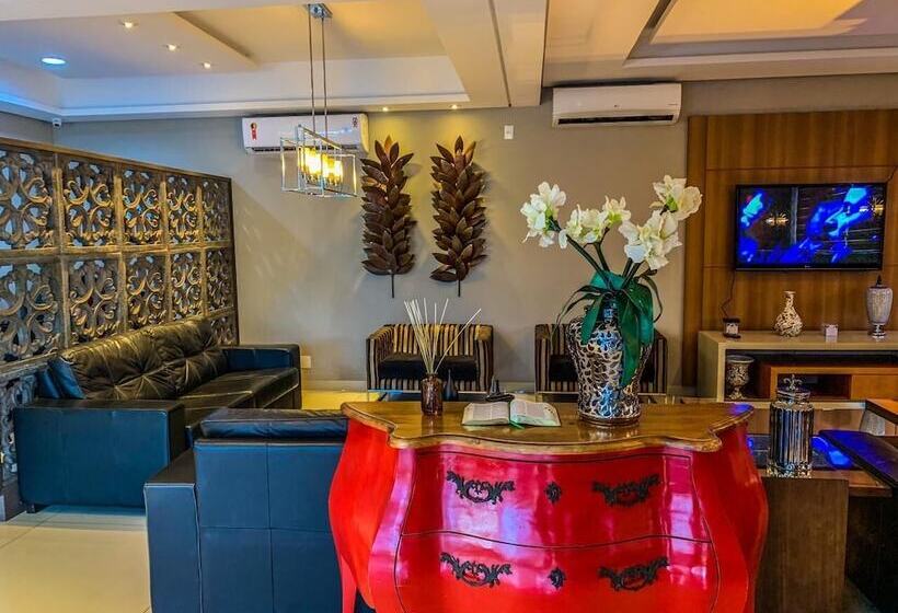 ホテル Piratininga Fernando Corrêa   Rondonópolis