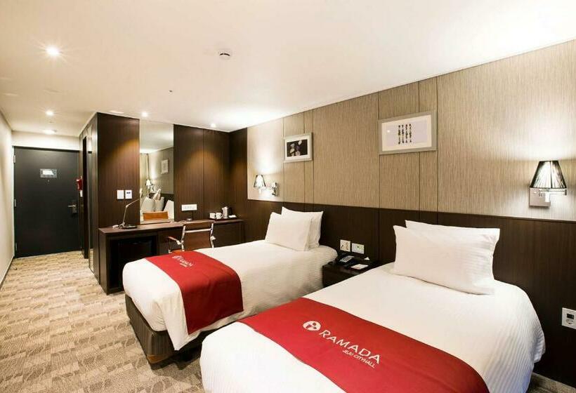 ホテル Ramada By Wyndham Jeju City Hall