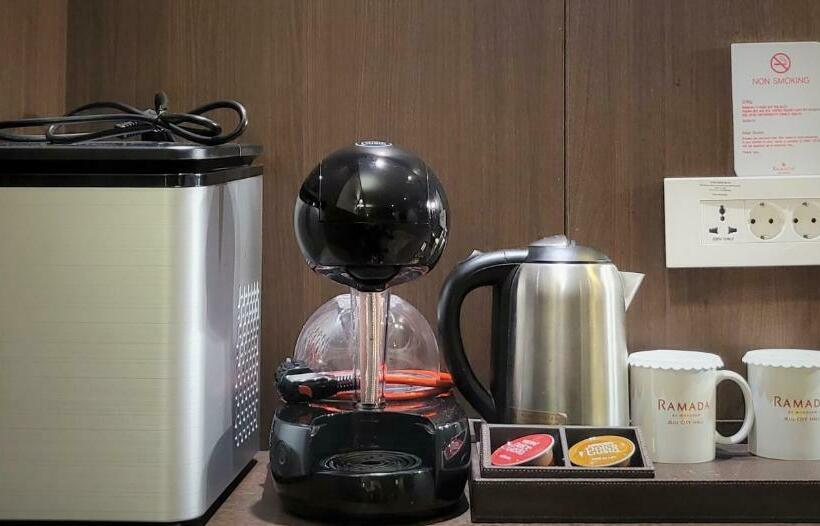 ホテル Ramada By Wyndham Jeju City Hall