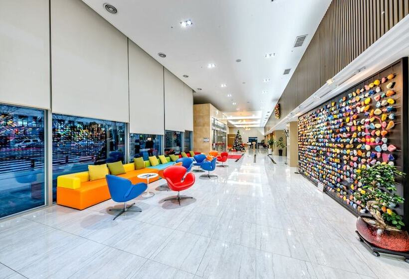 ホテル Ramada By Wyndham Jeju City Hall