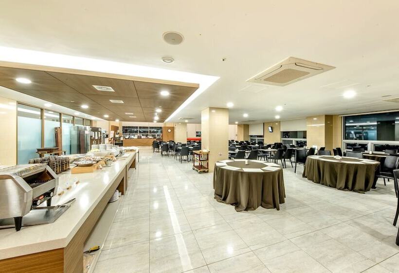 ホテル Ramada By Wyndham Jeju City Hall