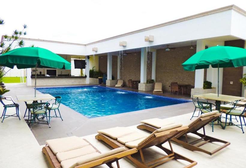 Отель Royal Serennia Small Boutique