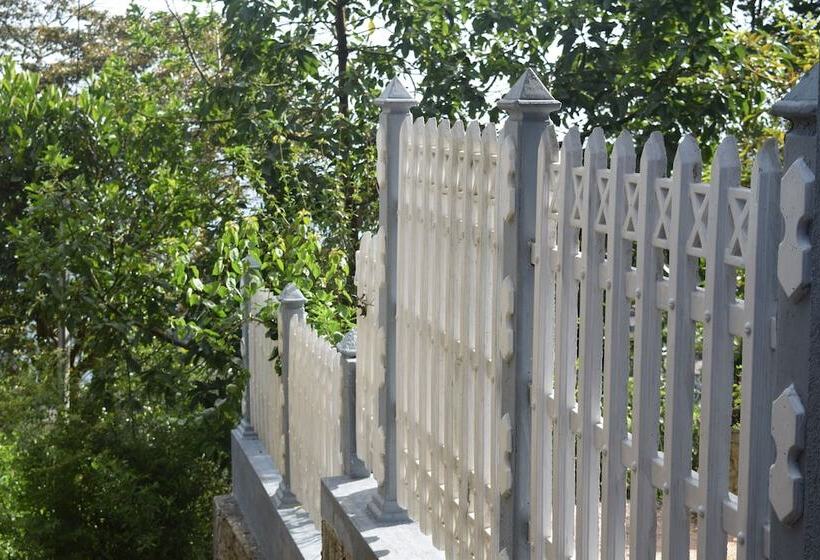 Отель Southern View Holiday Resort