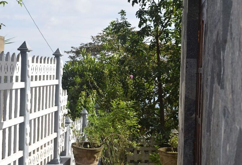 Отель Southern View Holiday Resort