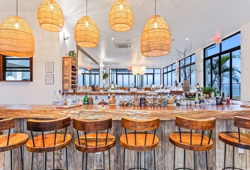 בית מלון כפרי The Ellysian Boutique