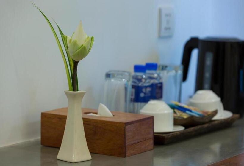 Отель The Tito Suite Residence