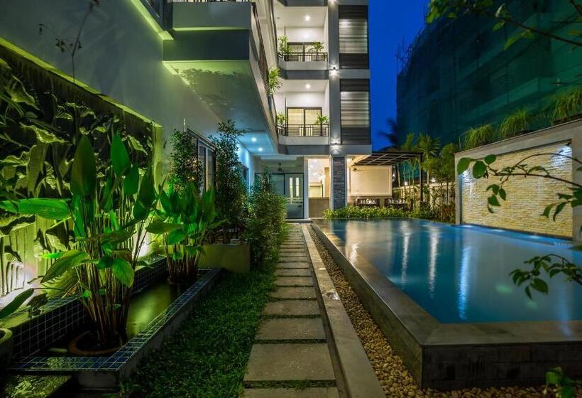 Отель The Tito Suite Residence