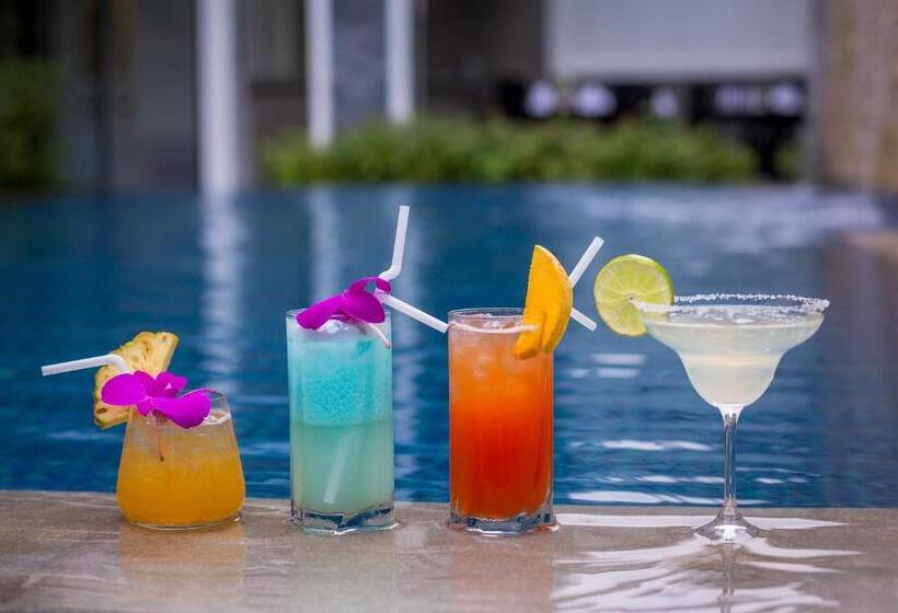 Отель The Tito Suite Residence