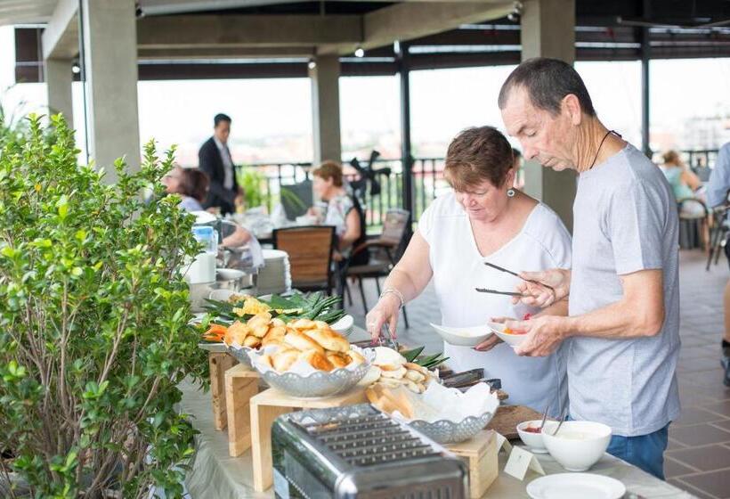 Отель The Tito Suite Residence