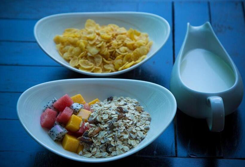 Отель The Tito Suite Residence