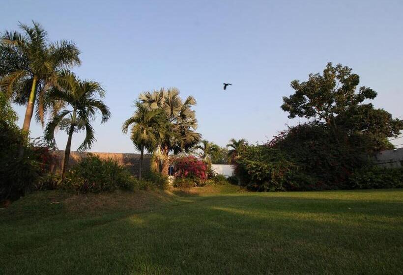 فندق Villa Blanca Suites