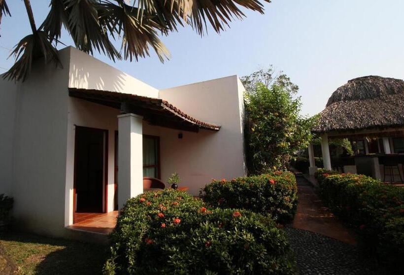 فندق Villa Blanca Suites