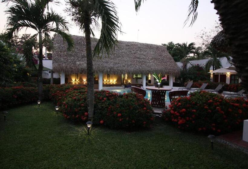 فندق Villa Blanca Suites